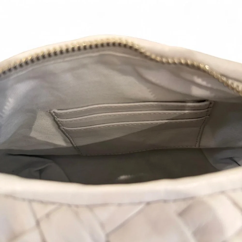 Stunning Walter Baker white Indie Hobo leather purse